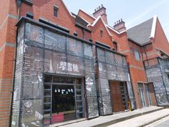 -钟书阁(松江泰晤士小镇店)