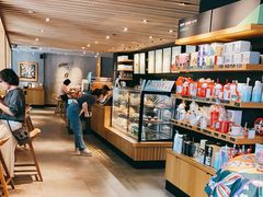 面包甜点陈列柜-星巴克(绍兴柯桥柯岩景区店)