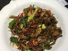 干椒皮炒花猪肉-湘与香缘·湖南菜(王府井北京市百货大楼店)