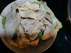 -茅草房·河畔园林火锅