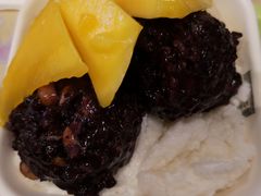 芒果白雪黑糯米甜甜-满记甜品(巴黎春天宝山店)