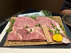 -山川小町·极番烧肉(新地假日广场店)