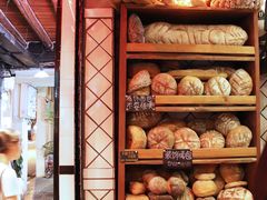 面包甜点陈列柜-Juicy Bakery(大学路店)