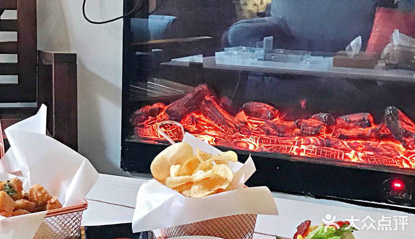 这家复古咖啡店🈶一羊千喜❗太可爱了🐏