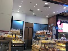 面包甜点陈列柜-山崎面包(苏州中心店)