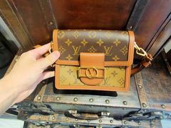 -小飞侠奢侈品回收 寄卖 养护(宝山宝龙广场店)