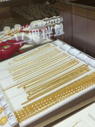 -六福珠寶(银泰百货大红门店)