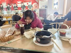 -闫家驴肉老店(华电一校店)