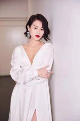 -Renee芮亦婚纱(原丽莎)