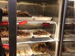自助取餐区-拈签一笑黄牛肉辣卤串串
