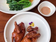 玻璃脆皮乳鸽-皓粤·臻品荟