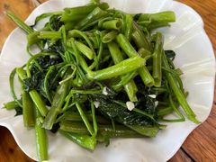 蒜蓉空心菜-四更周店烤乳猪