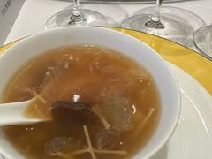 海鲜酸辣汤-湖滨28中餐厅·西湖宴·杭州君悦酒店