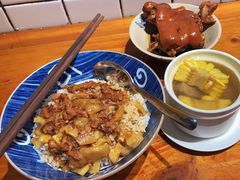 -红猪卤肉饭(大西洋美食城店)