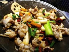 泥炉碳锅牛蛙-西街夜油条·麻团包乌饭