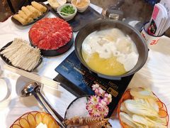 -鲜入围煮花胶鸡海鲜火锅