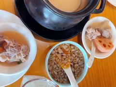 -莲餐厅·湖北菜·潜江小龙虾店(愚园路店)