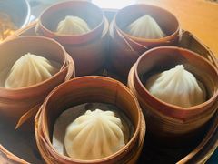 鸡汁鲜肉小笼汤包-南小馆(迪士尼小镇店)