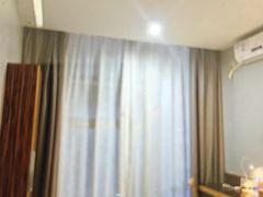 -卡罗酒店(东门晒布地铁站店)