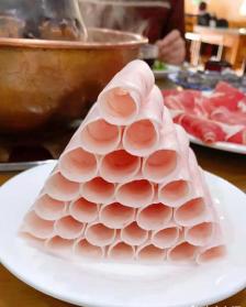 推荐:羊尾油秘制麻酱小料铜锅涮肉特色炸羊肉串