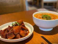 雕梅红烧肉-云海肴·汽锅鸡·云南菜(苏州中心店)