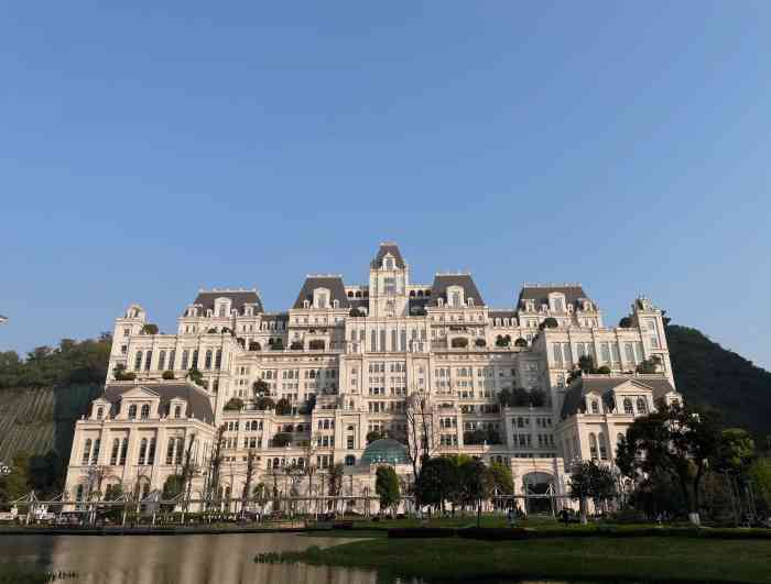 白宫花果园艺术中心