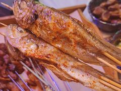 -夜火烤摊·东北烧烤酒场·老杨小黄鱼