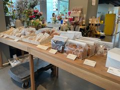 面包甜点陈列柜-dotcom coffee古点咖啡(致真大厦店)