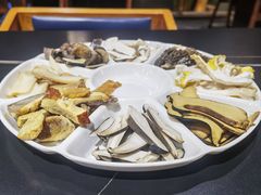 -野菌皇海景野生菌火锅(滨海大道店)