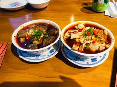 -炉小二铜锅牛蛙•川湘菜(三里屯店)