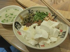 招牌传统豆花米线-翠云楼·汽锅鸡·云南特色菜(翠湖公园店)