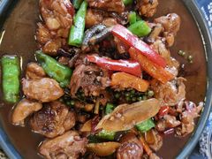 -八两八金·莱芜特色炒鸡(市南漳浦路店)