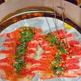 西安吃烤肉，离不开火炉旁特色的油泼辣子！