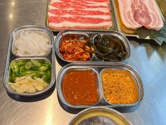 -哈哈碳都·牛肋条无限自助烤肉(台江万达店)