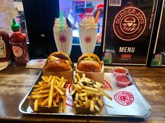 特色雙層芝士牛肉汉堡-Burger Joys Central(中环士丹利街店)