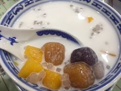 -赵记传承特色牛奶甜品(泉城广场店)