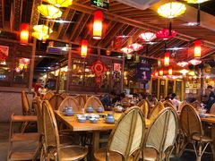 大堂-野山舂·贵州现舂酸汤火锅(鸿通城店)