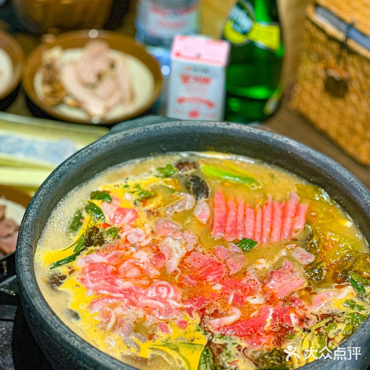 在这里实现酸汤牛肉火锅自由｜大龙六方·贵州酸汤牛肉火锅