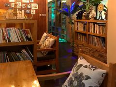 -月亮眼花园餐厅书吧酒吧