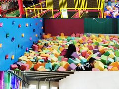 -反弹空间蹦床主题乐园