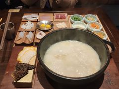 -银米·云南传统过桥米线(双廊黑金冠店)