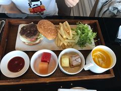 -唐拉雅秀酒店-西锦汇空中BBQ·思创餐厅