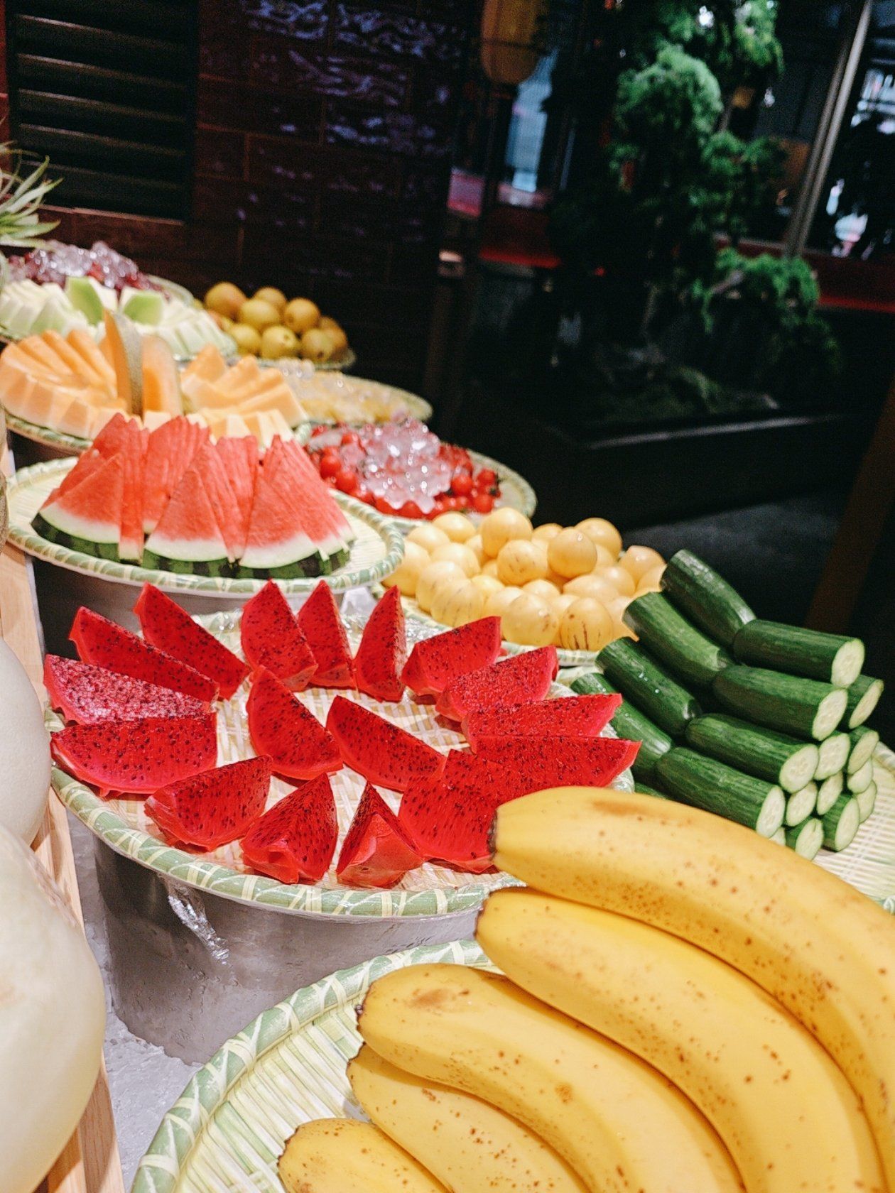 芝小官火锅烤肉自助餐厅 水果新鲜美味