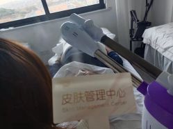 点击看大图 -凡碧诗毛孔收细