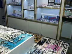 -臻美视爵眼镜·明月·依视路·蔡司折扣店(广渠门店)