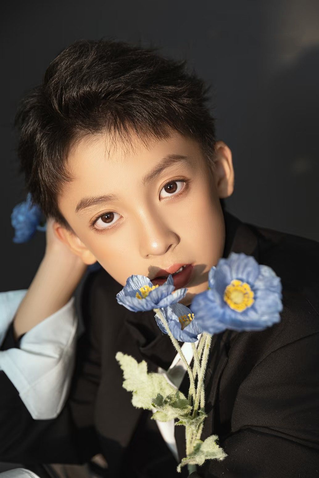 这小子也太会了,现在的小孩哥真的超级哇塞