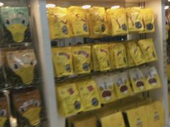 -周黑鸭(武汉天河国际机场五店)