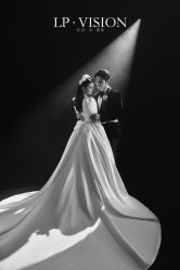 -乐派诗婚纱摄影