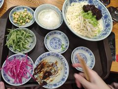 老北京炸酱面-门框胡同百年卤煮(新街口店)