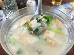 豆腐石头鱼头汤-海盗餐厅